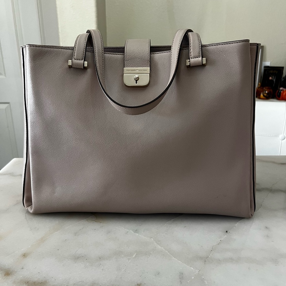 Elegant Taupe Leather Tote Bag